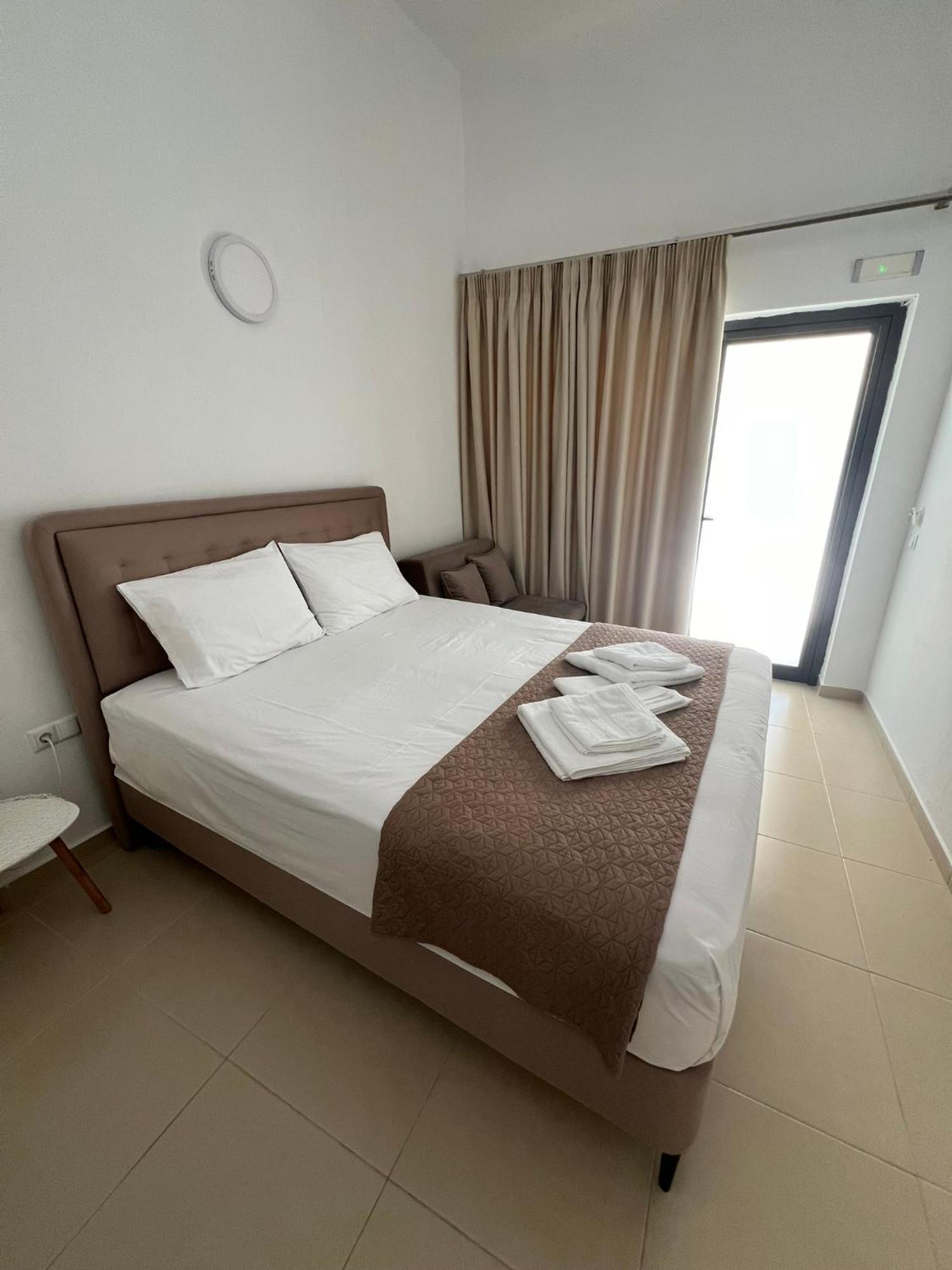 Sun'S Suites อัสโปรวาลตา ภายนอก รูปภาพ